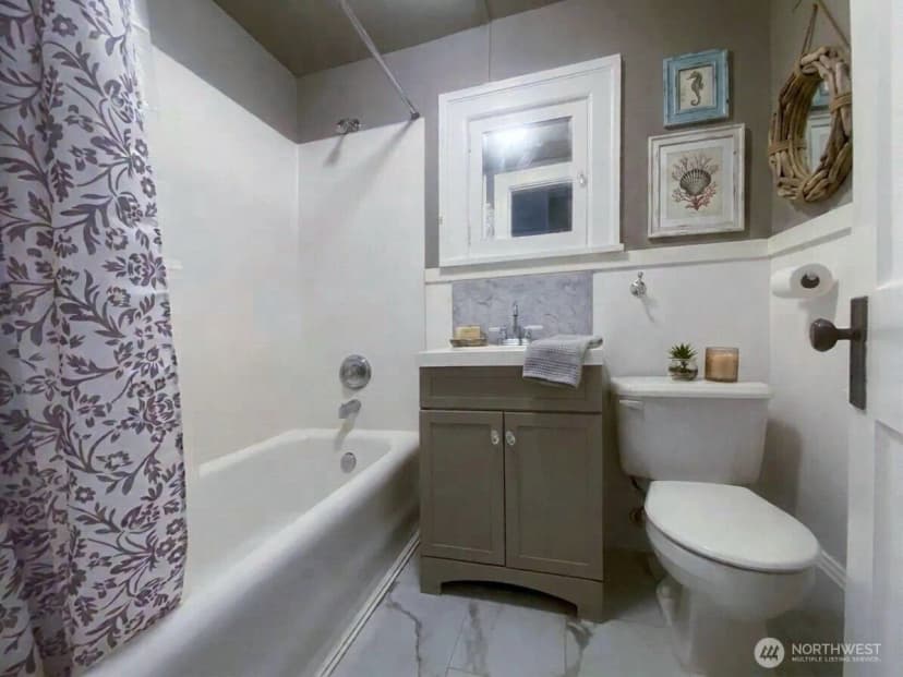 Property photo for 4725 15th Avenue Ne #14, Seattle photo 6