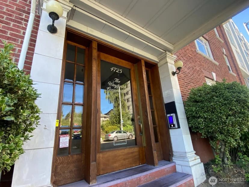 Property photo for 4725 15th Avenue Ne #14, Seattle