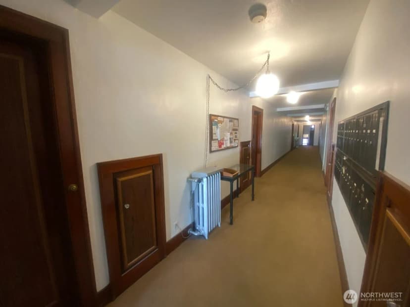 Property photo for 4725 15th Avenue Ne #14, Seattle photo 10