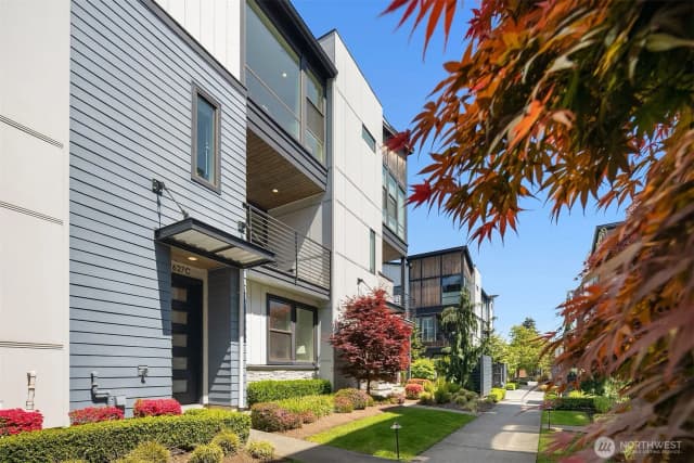 Property photo for 9627 Ne 182nd Place #c, Bothell photo 3