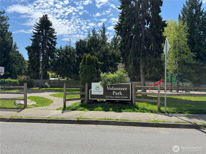 Property photo for 9627 Ne 182nd Place #c, Bothell photo 35