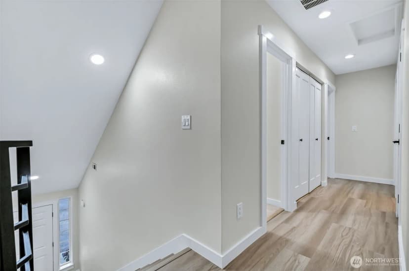 Property photo for 1511 208th Avenue Ne, Sammamish photo 19