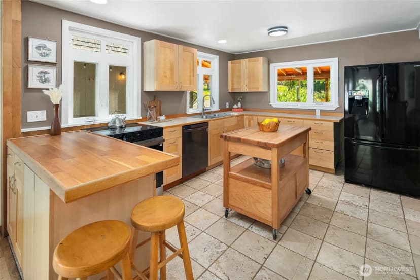 Property photo for 10967 103rd Avenue Sw, Vashon photo 9