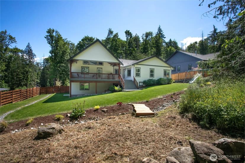 Property photo for 989 Lakewood Lane, Bellingham photo 2