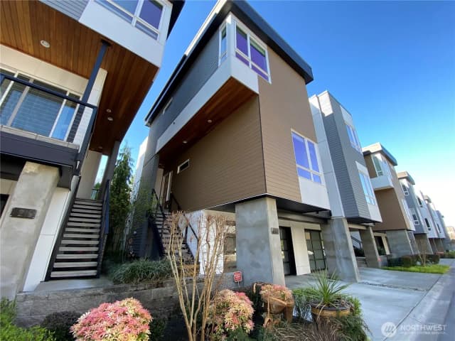 Property photo for 213 4th Court S, Kirkland
