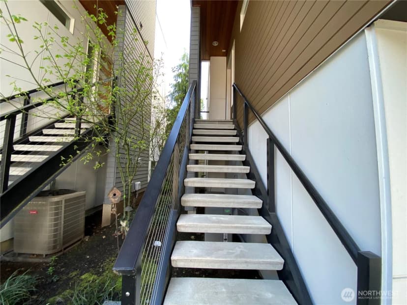 Property photo for 213 4th Court S, Kirkland photo 4