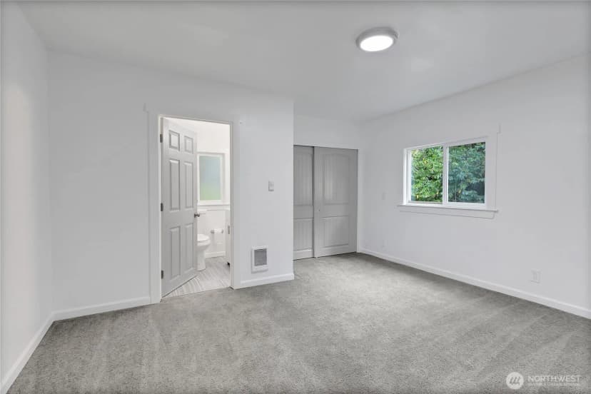 Property photo for 4627 S 140th Street, Tukwila photo 14