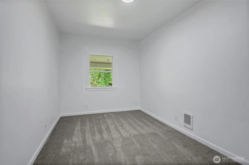Property photo for 4627 S 140th Street, Tukwila photo 11
