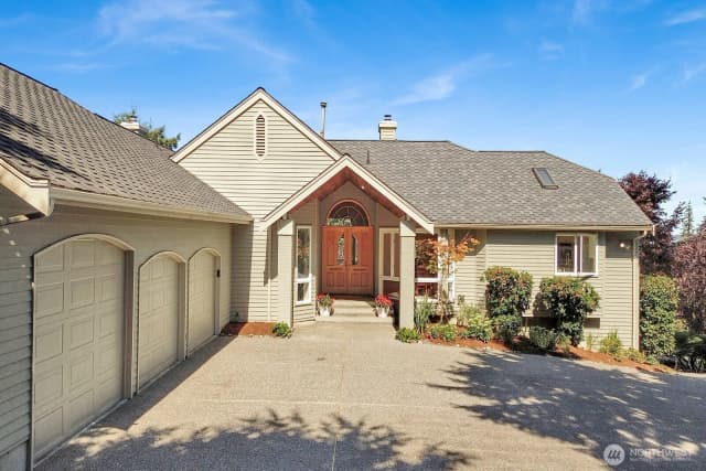 Property photo for 1720 Edwards Court, Bellingham photo 2