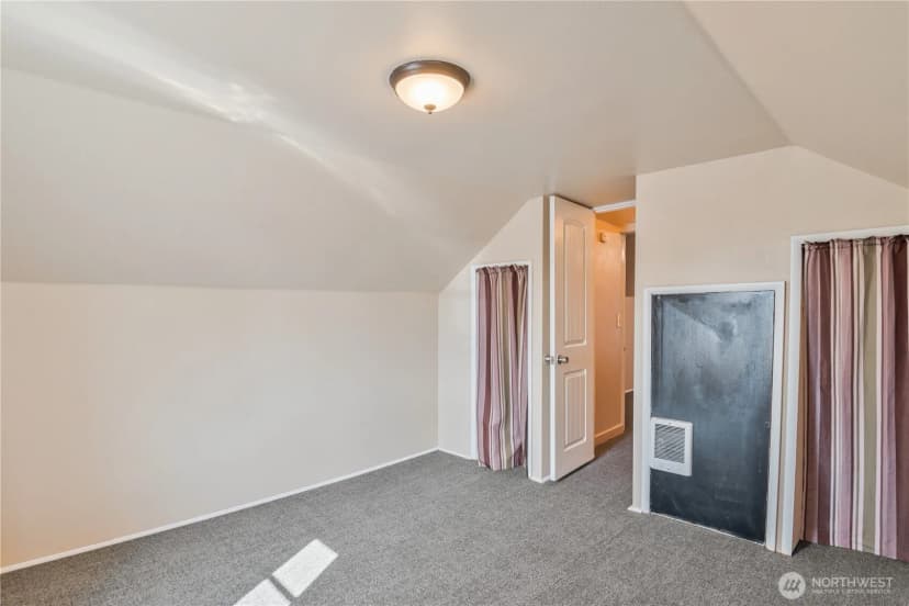 Property photo for 4656 Ocean Beach Highway, Longview photo 18