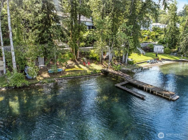 Property photo for 1711 E Lake Sammamish Place Se, Sammamish photo 3