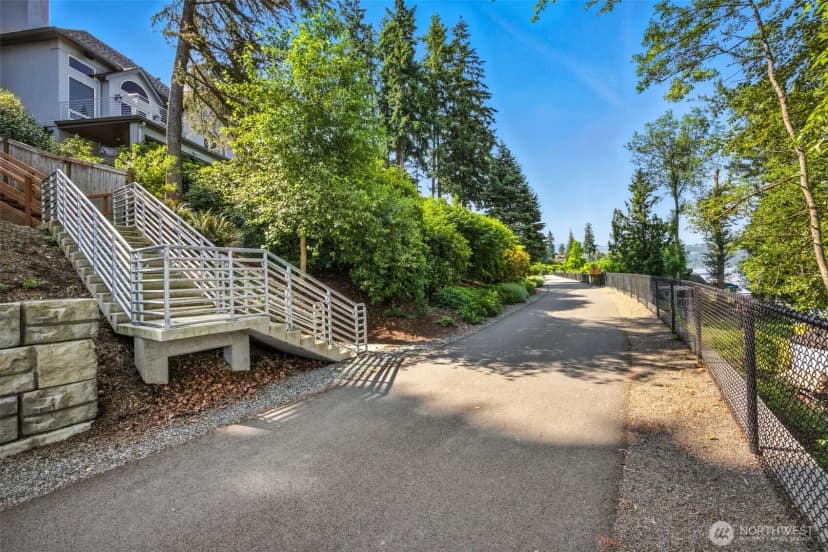 Property photo for 1711 E Lake Sammamish Place Se, Sammamish photo 31