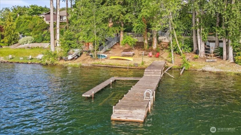 Property photo for 1711 E Lake Sammamish Place Se, Sammamish photo 2