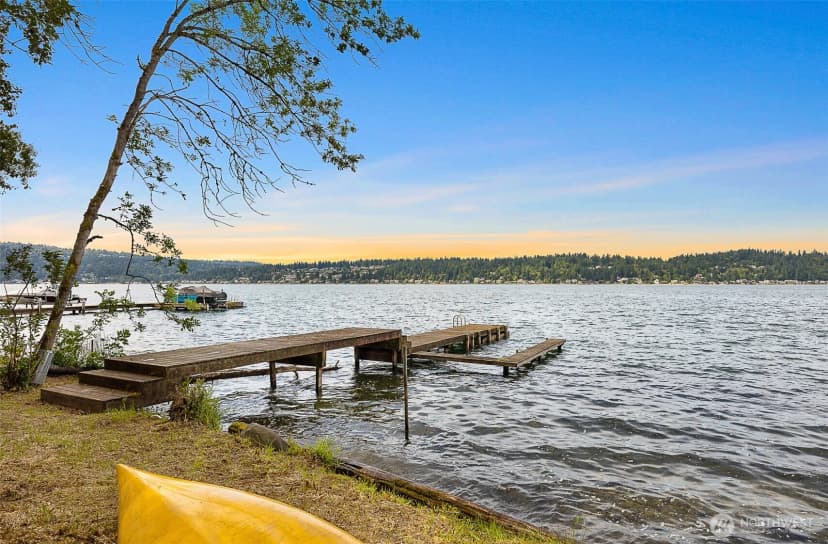 Property photo for 1711 E Lake Sammamish Place Se, Sammamish