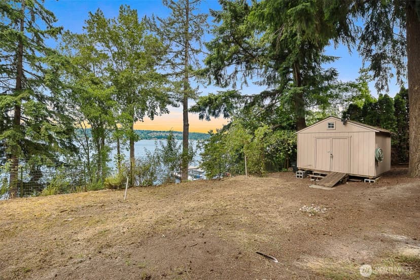 Property photo for 1711 E Lake Sammamish Place Se, Sammamish photo 9
