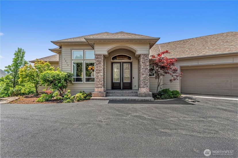 Property photo for 1075 Ridge Crest Drive, Wenatchee photo 3