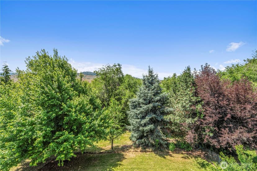 Property photo for 1075 Ridge Crest Drive, Wenatchee photo 32
