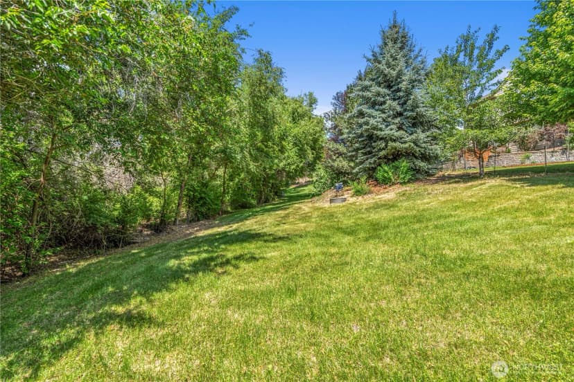 Property photo for 1075 Ridge Crest Drive, Wenatchee photo 39