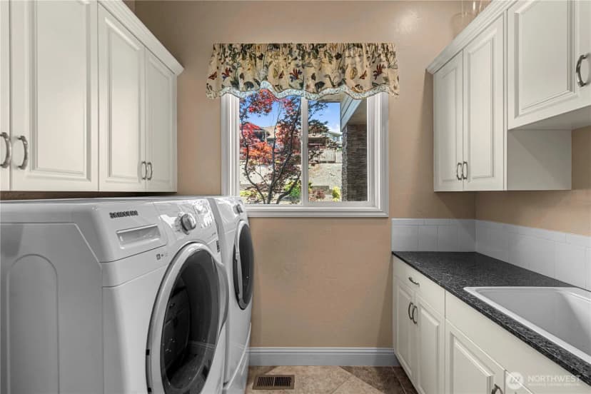 Property photo for 1075 Ridge Crest Drive, Wenatchee photo 30