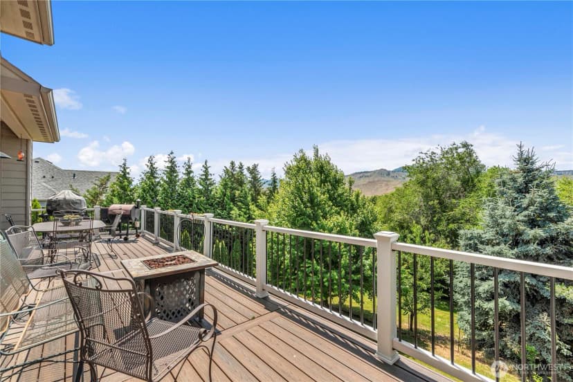 Property photo for 1075 Ridge Crest Drive, Wenatchee photo 31