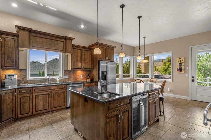 Property photo for 1075 Ridge Crest Drive, Wenatchee photo 12