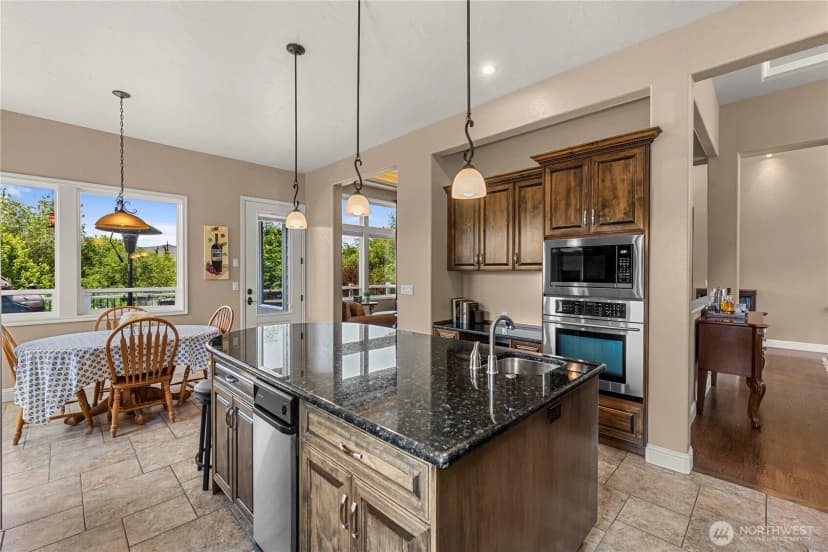 Property photo for 1075 Ridge Crest Drive, Wenatchee photo 13
