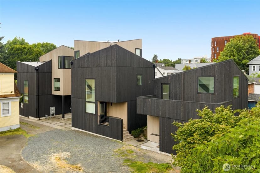 Property photo for 926 23rd Avenue, Seattle photo 2