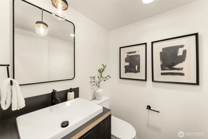 Property photo for 926 23rd Avenue, Seattle photo 14