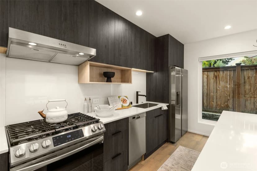Property photo for 926 23rd Avenue, Seattle photo 12
