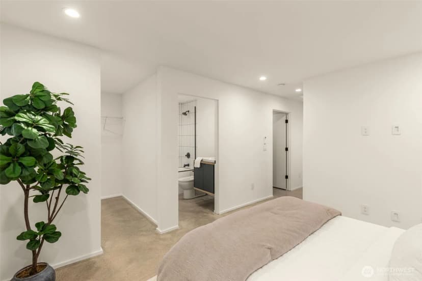 Property photo for 926 23rd Avenue, Seattle photo 18