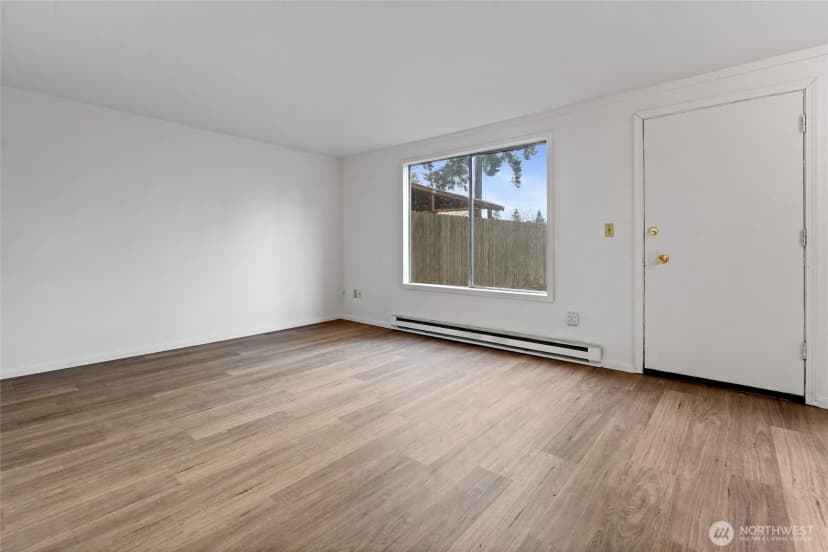 Property photo for 10423 13th Avenue Ct S, Tacoma photo 5
