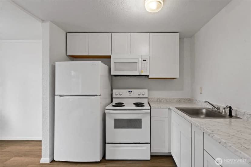 Property photo for 10423 13th Avenue Ct S, Tacoma photo 8