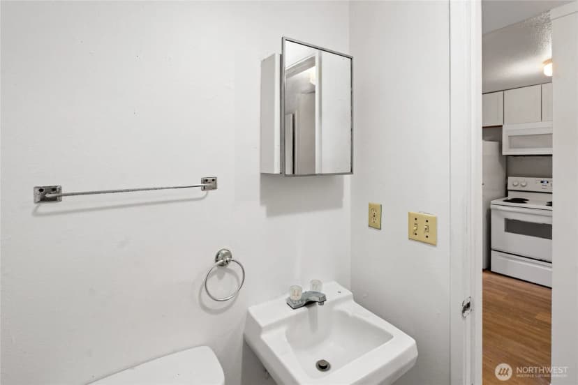 Property photo for 10423 13th Avenue Ct S, Tacoma photo 12