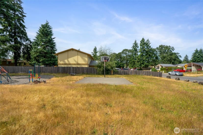 Property photo for 10423 13th Avenue Ct S, Tacoma photo 25