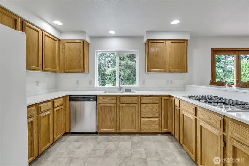 Property photo for 28328 229th Avenue Se, Maple Valley photo 13