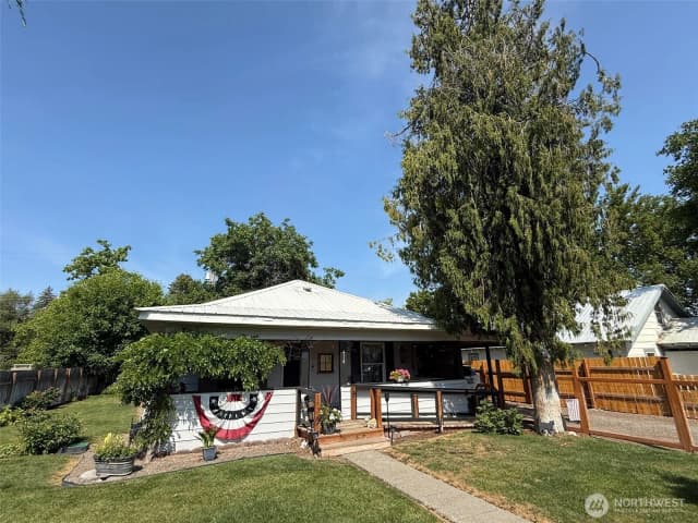 Property photo for 416 Cedar Street S, Omak photo 4