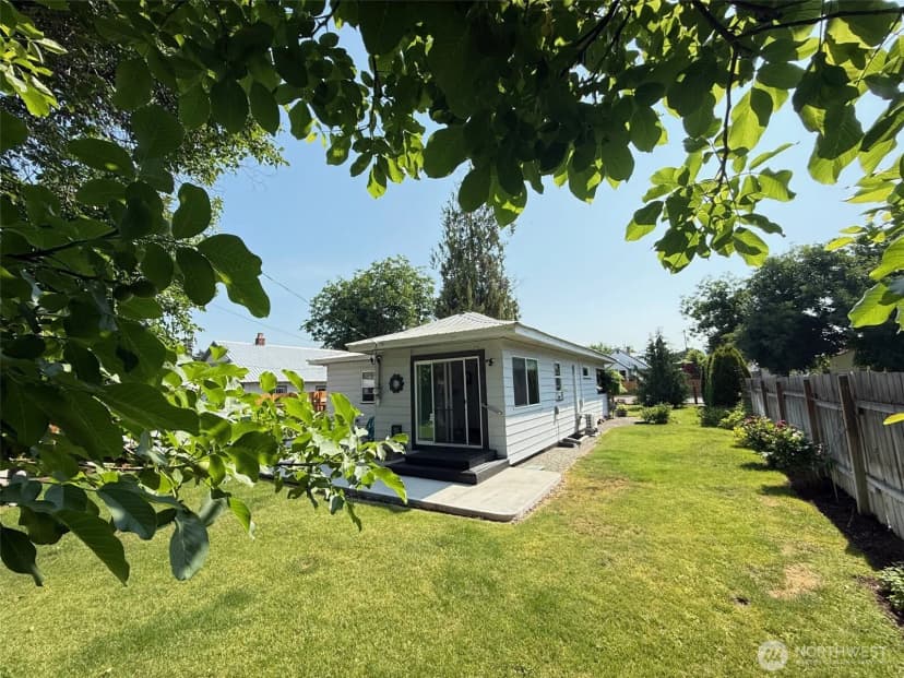 Property photo for 416 Cedar Street S, Omak photo 7