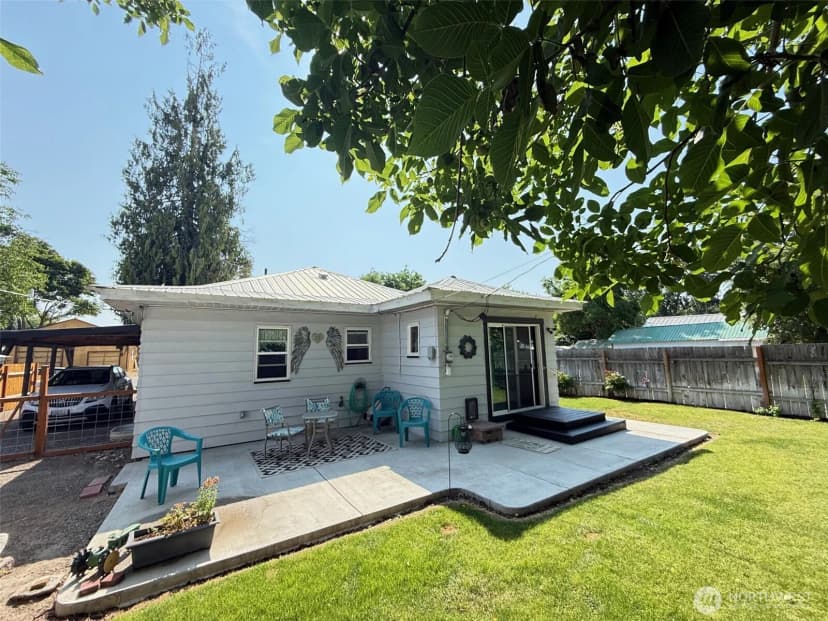 Property photo for 416 Cedar Street S, Omak photo 9