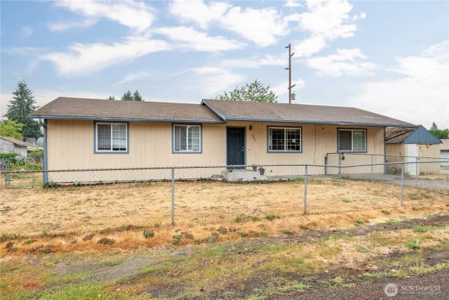 Property photo for 642 Sw 5th Avenue, Castle Rock photo 2