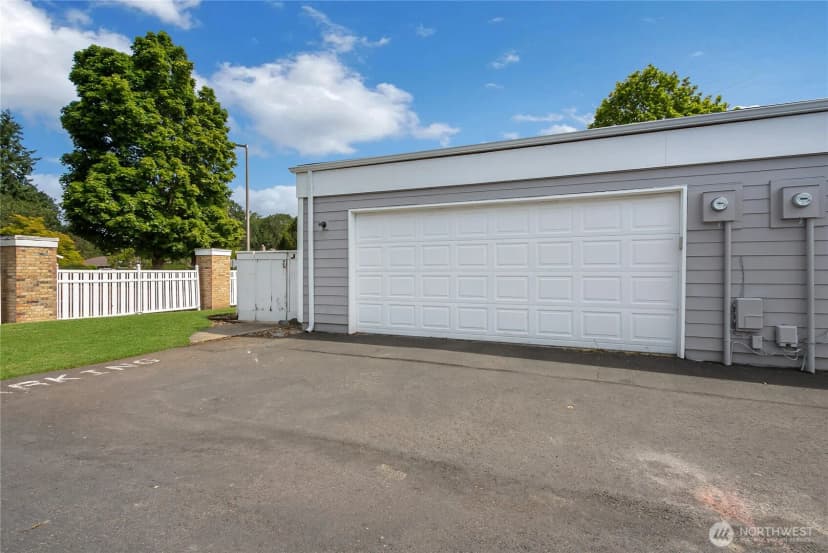 Property photo for 8608 Onyx Drive Sw #e, Lakewood photo 19