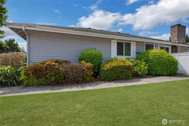 Property photo for 8608 Onyx Drive Sw #e, Lakewood