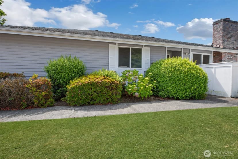 Property photo for 8608 Onyx Drive Sw #e, Lakewood photo 28