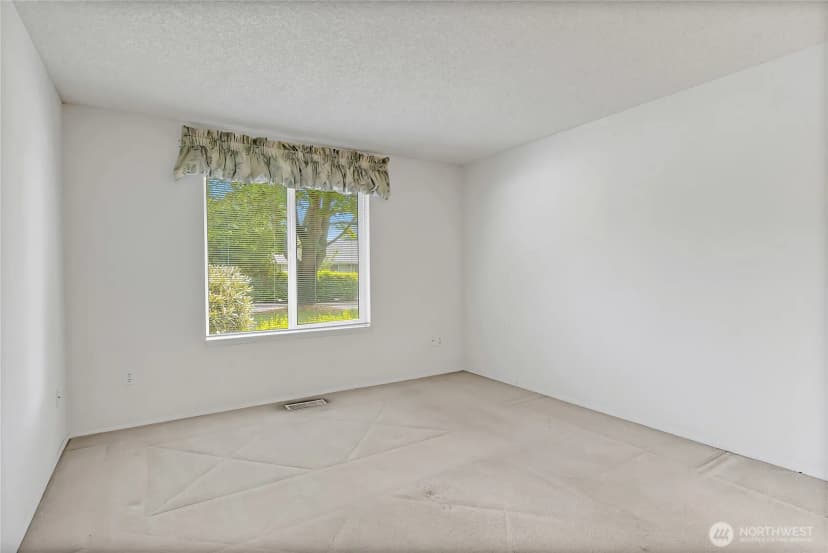 Property photo for 8608 Onyx Drive Sw #e, Lakewood photo 17