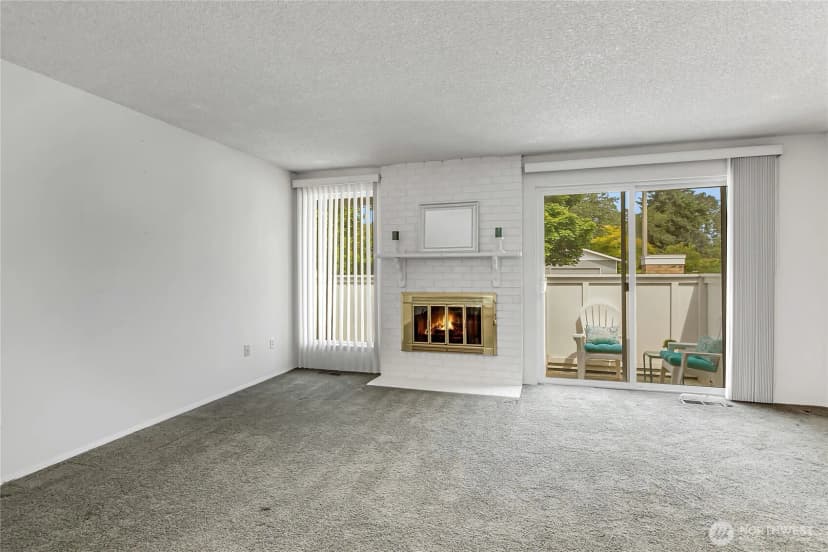 Property photo for 8608 Onyx Drive Sw #e, Lakewood photo 6