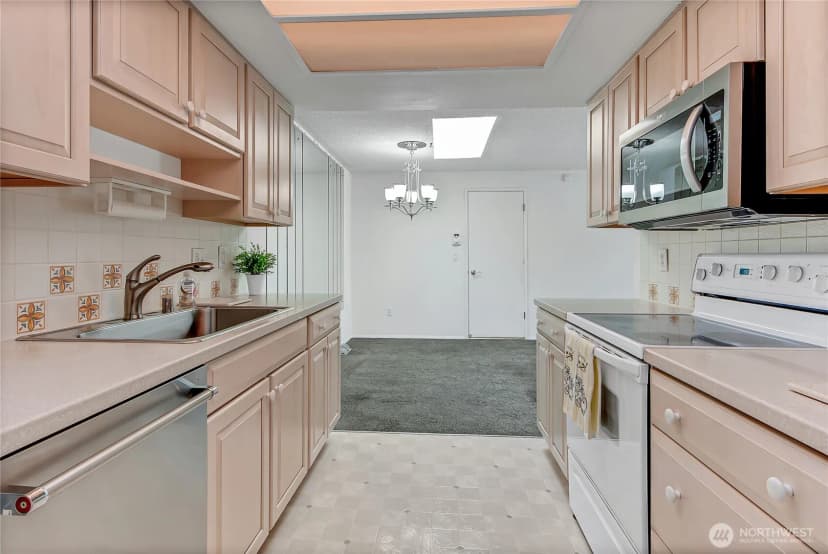 Property photo for 8608 Onyx Drive Sw #e, Lakewood photo 8