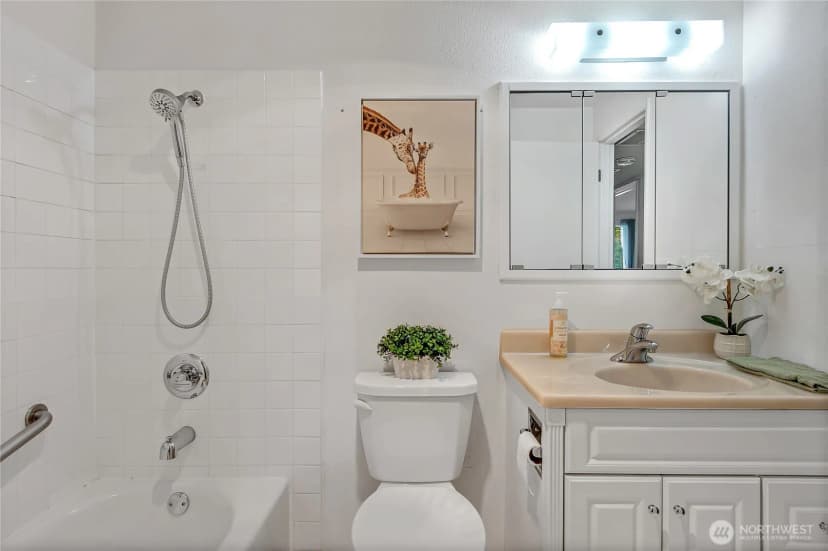Property photo for 8608 Onyx Drive Sw #e, Lakewood photo 15