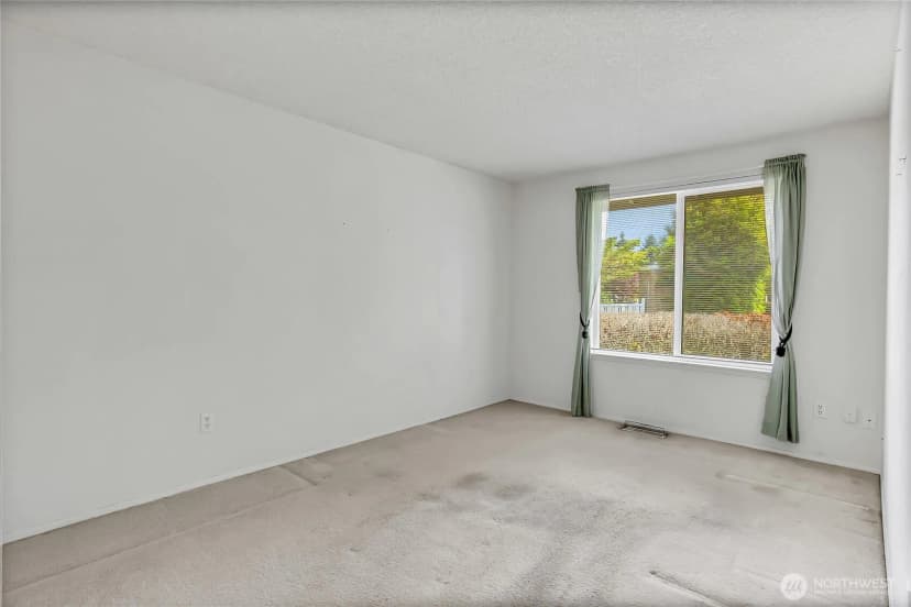 Property photo for 8608 Onyx Drive Sw #e, Lakewood photo 16