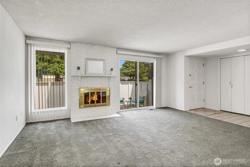 Property photo for 8608 Onyx Drive Sw #e, Lakewood photo 3