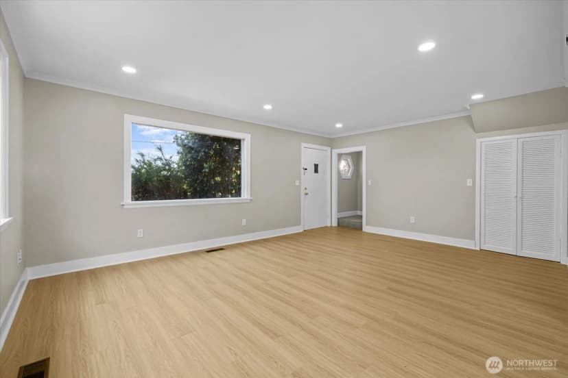 Property photo for 824 E Harrison, Tacoma photo 11