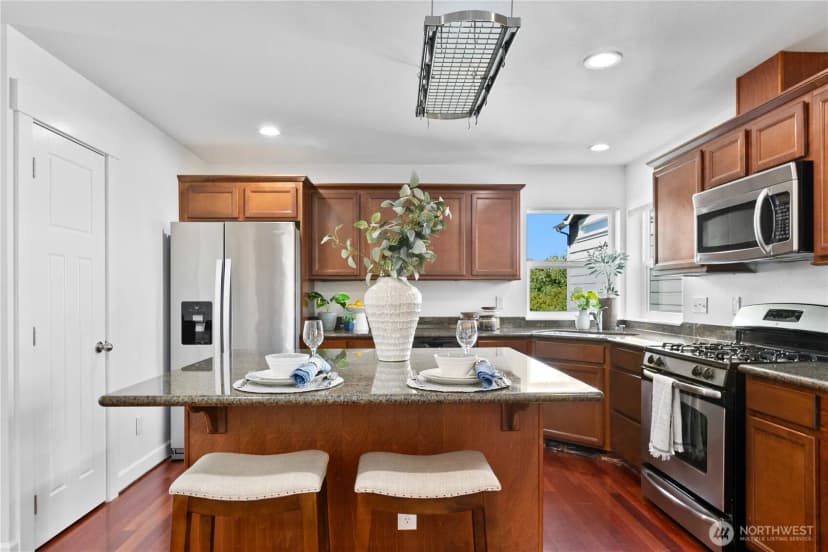 Property photo for 3806 Interlake Avenue N #b, Seattle photo 6